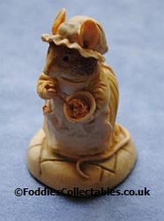 Border Fine Arts Mrs Crustybread With Mixing Bowl quality figurine