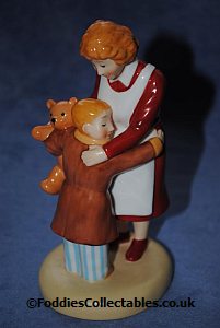 Coalport Snowman Hug For Mum quality figurine