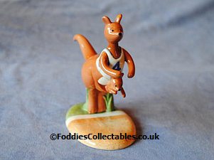 Royal Doulton Winnie The Pooh Kanga Hop Skip And Jump quality figurine