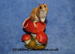 Sherratt And Simpson Mouse On Mushroom quality figurine